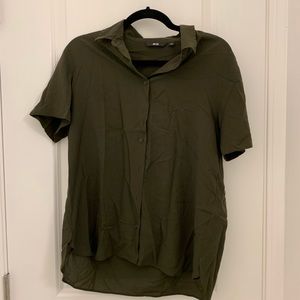 Uniqlo military green shirt sleeve bottom down